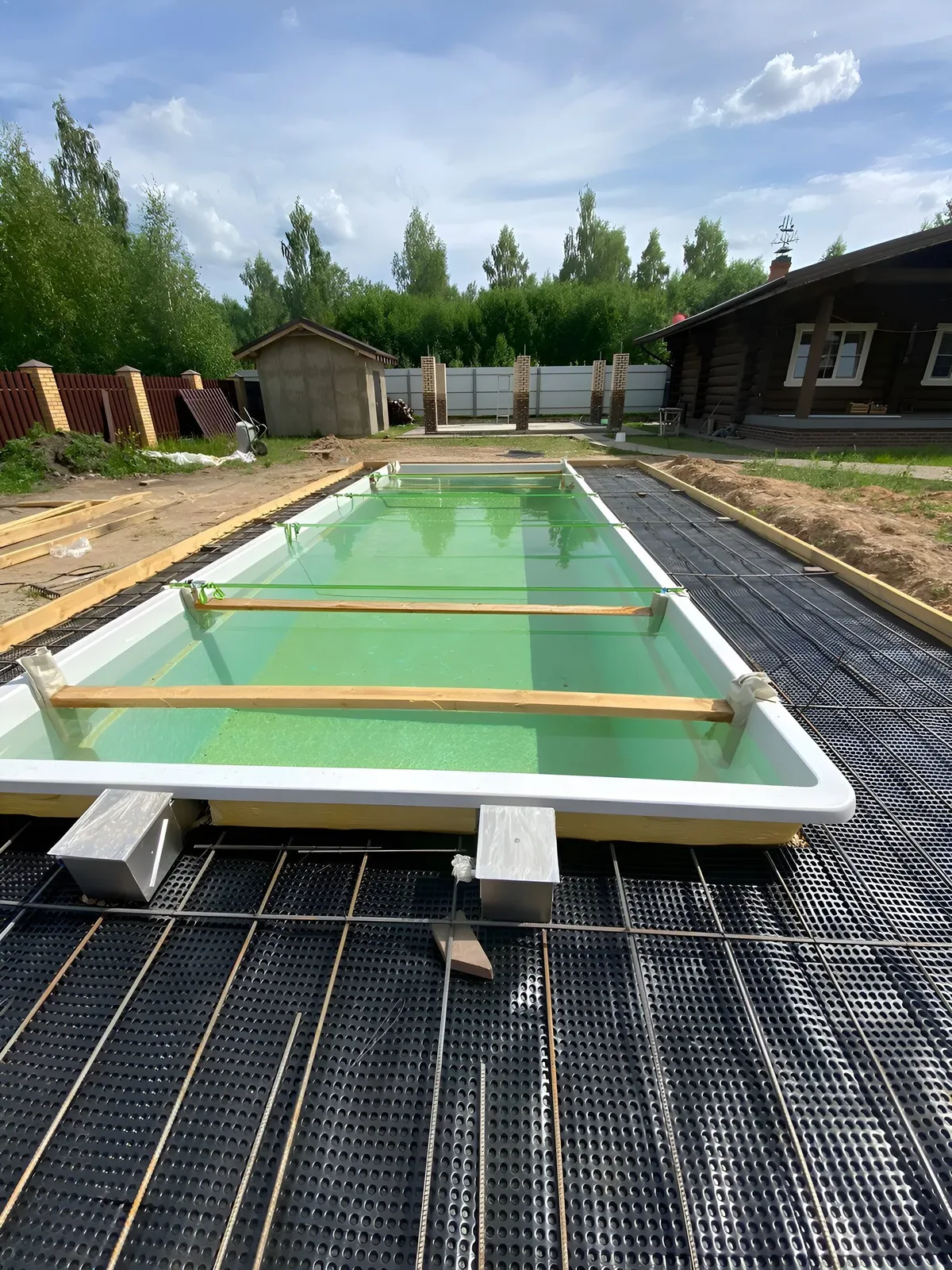 Laguna 9 — вечернее освещение в Великих Луках