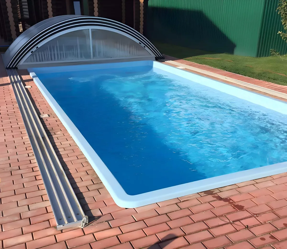 Laguna 7 — вечернее освещение в Великих Луках